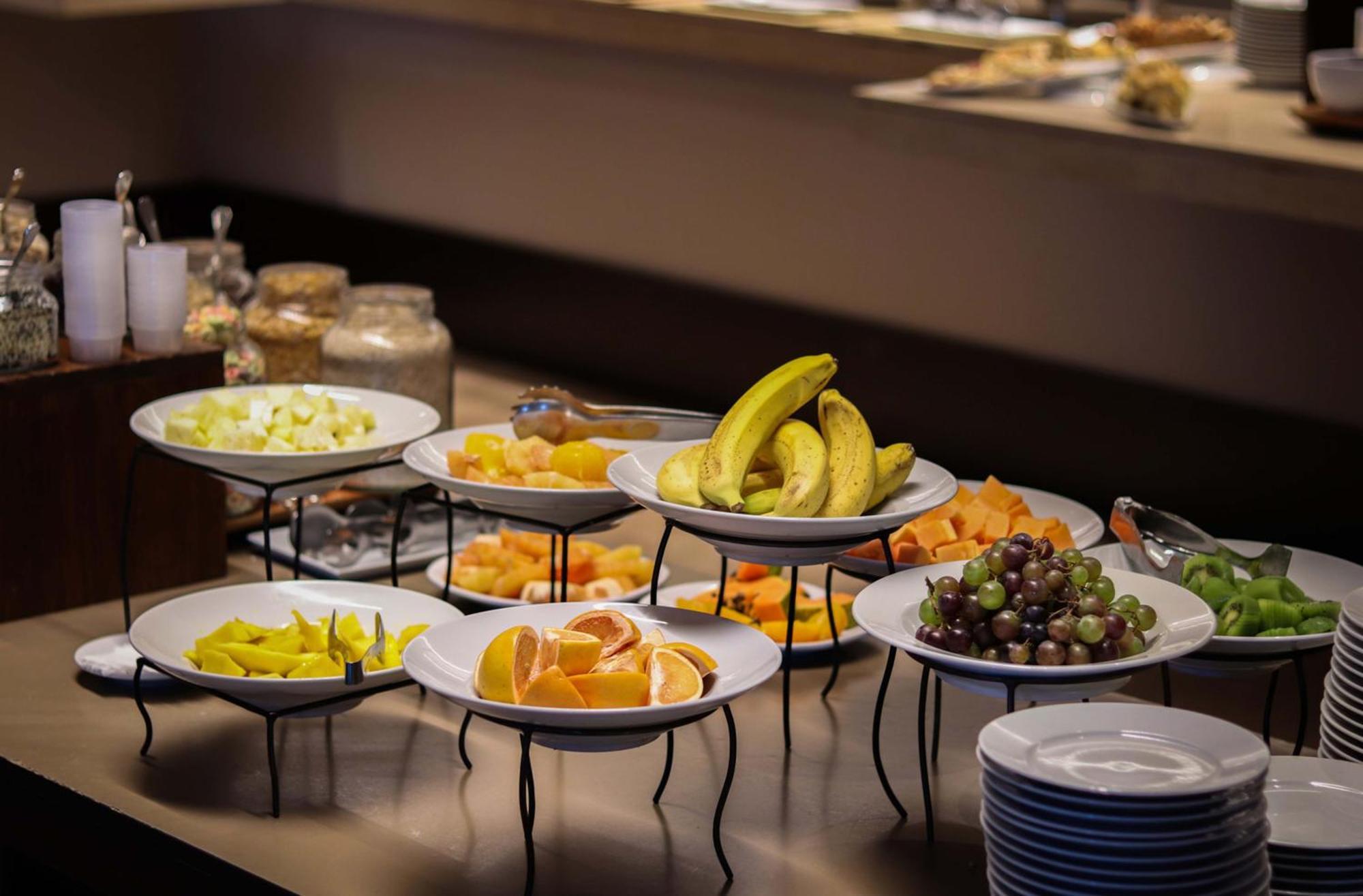 Hotel Wyndham Nordelta Tigre - Buenos Aires Esterno foto Fruit salad