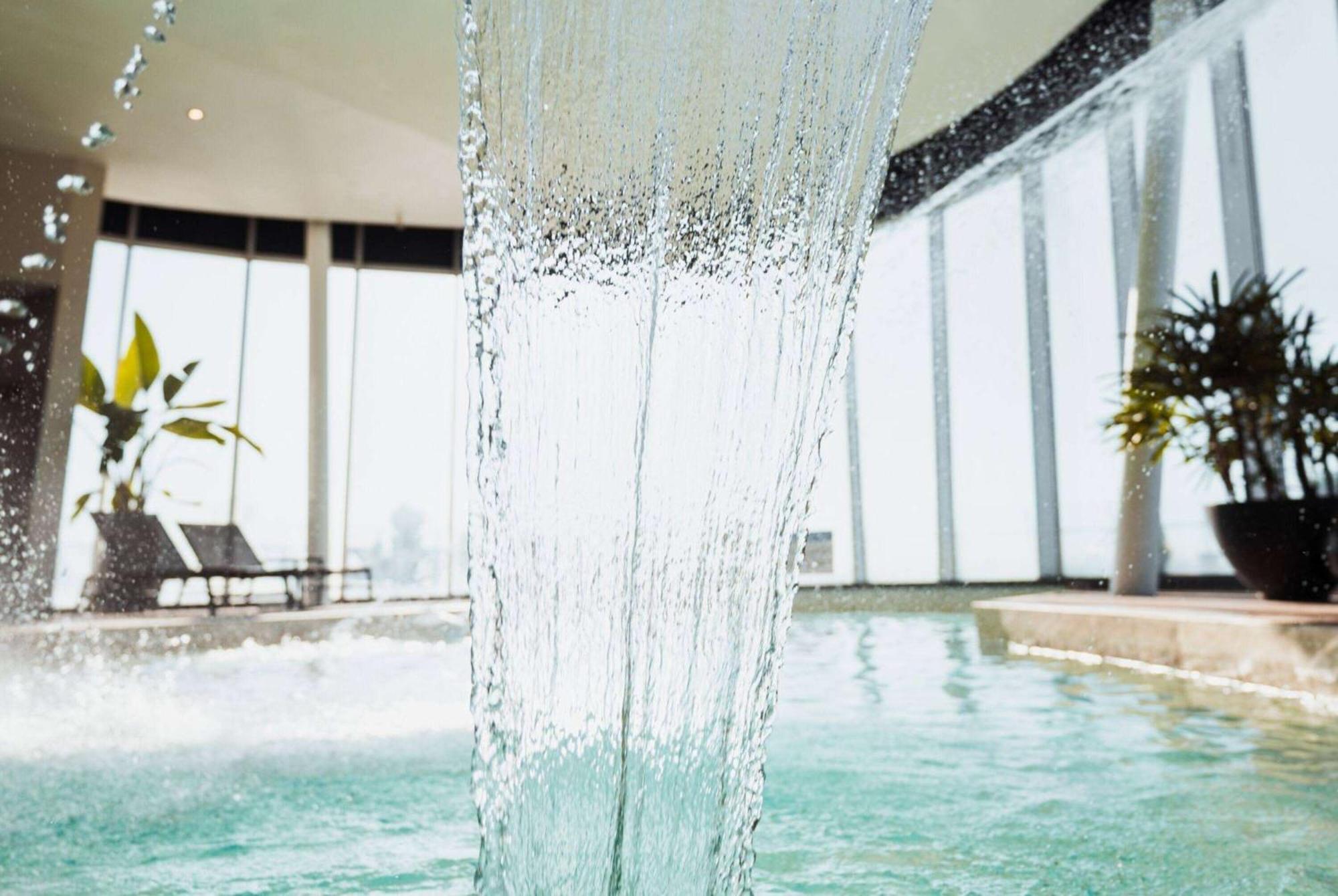 Hotel Wyndham Nordelta Tigre - Buenos Aires Esterno foto Indoor waterfall